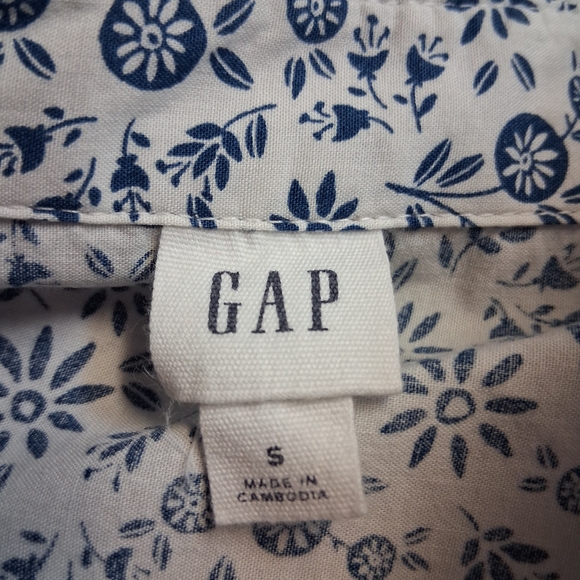GAP Women's  Size S White and Blue Patterned Shirt - Picture 2 of 15